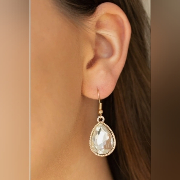GOLD tone tear drop earrings set - Picture 1 of 2